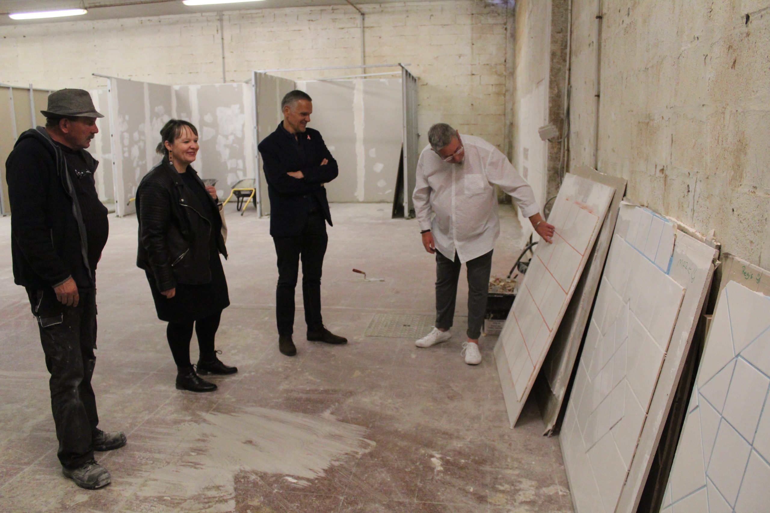 Une visite municipale dans les locaux d'Instep.